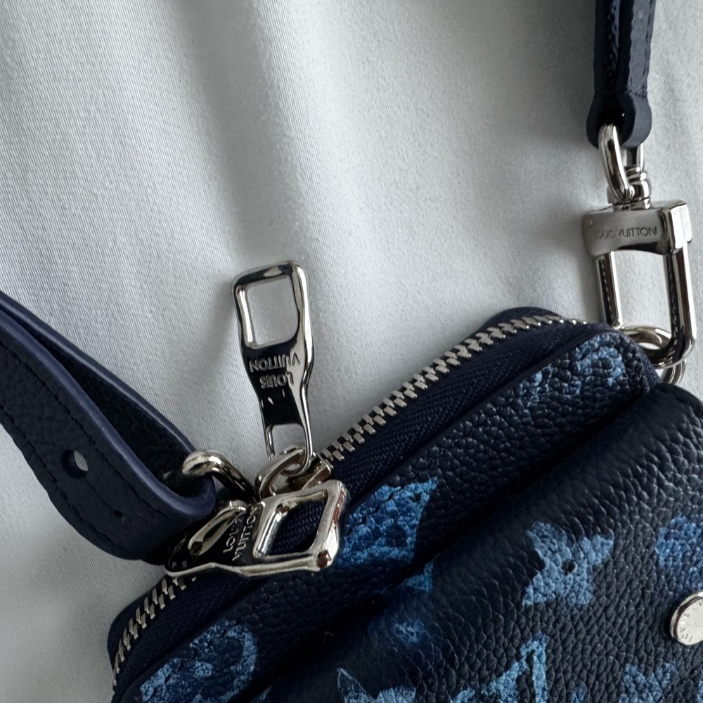 Louis Vuitton Blue Monogram Crossbody Bag - Picture 3 of 6